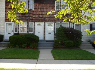 3107 Wilshire Ln, Oakdale, NY 11769