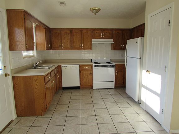 5th image of 20115 Salina Rd APT 2