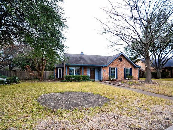 2nd image of 912 Whitewater Trl
