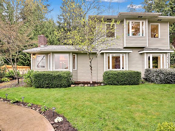2nd image of 456 W Lake Sammamish Pkwy NE