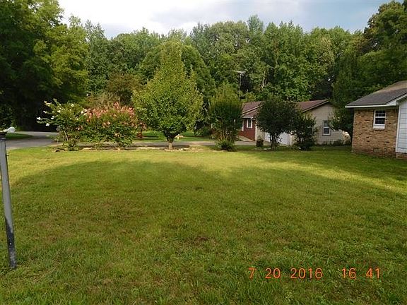 2nd image of 1922 Park Dr