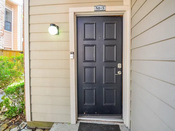 2001 Bering Dr APT 3M, Houston, TX 77057
