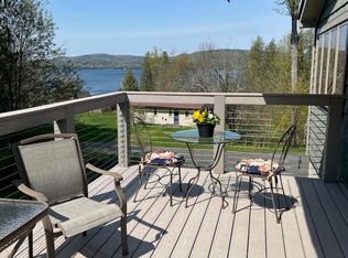 43 Rowdis Rd, Greensboro, VT 05841