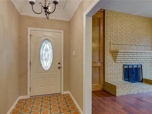 4th image of 2509 Stone Hollow Dr