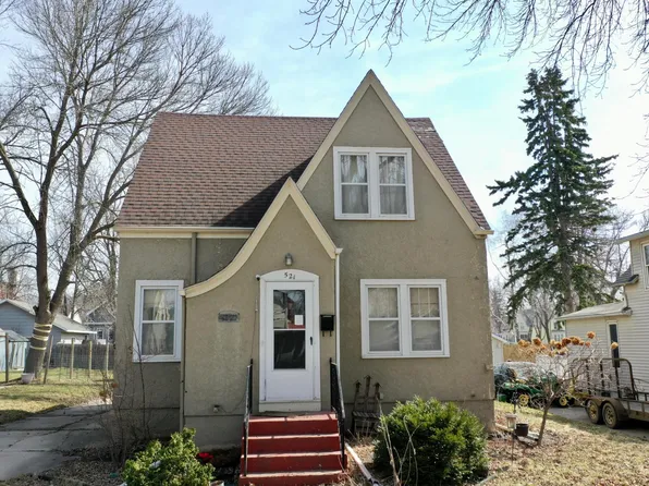 521 7th St SW, Willmar, MN 56201