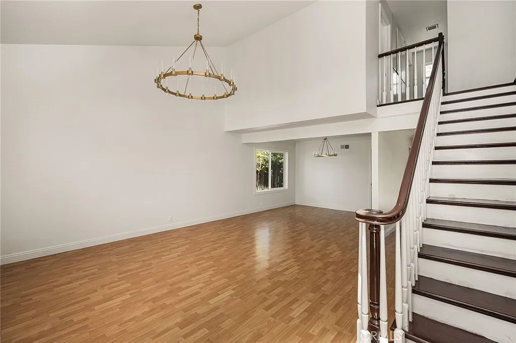 4 bed, 1971 sqft, $5,350 — Photo 3