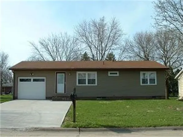 2810 Fairhaven St, Muscatine, IA 52761