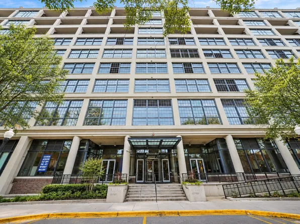900 N Kingsbury St APT 971, Chicago, IL 60610