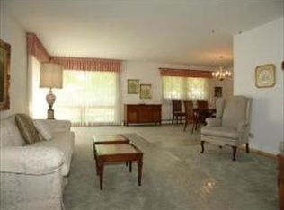 1216 Castle Dr, Park Ridge, IL 60068