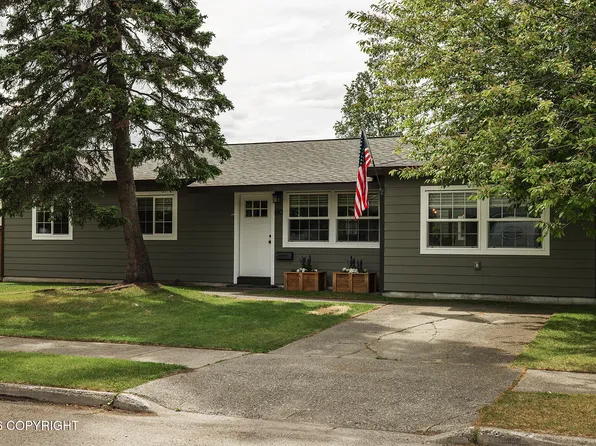 810 Dogwood St, Anchorage, AK 99501