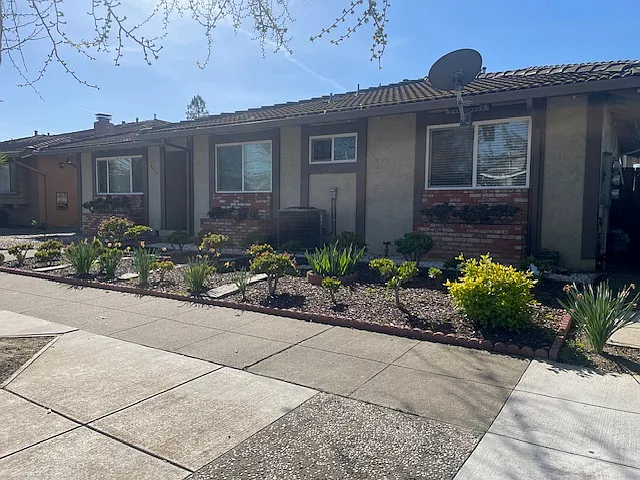 2 bed, $2,850 — Photo 2