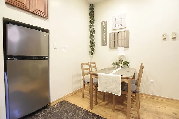 Rented by REAL New York | media 33