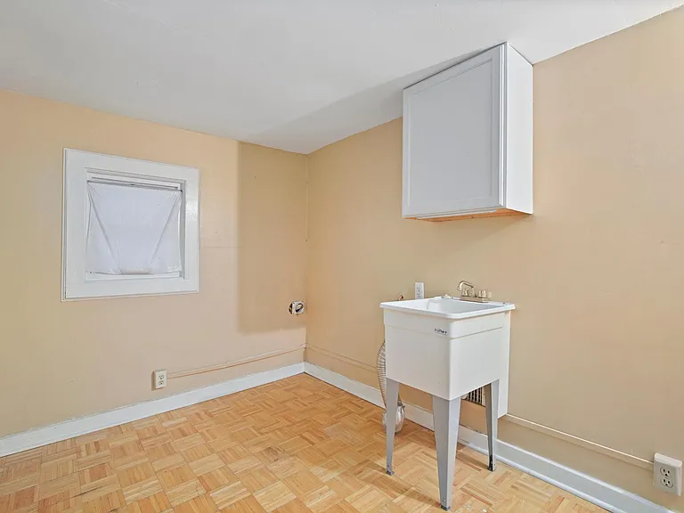 227 Regent St — Photo 13