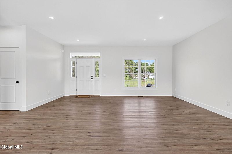 2nd image of 5 1/2 Gardner Road