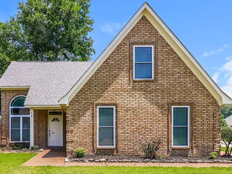15 Cypress Grove Cv — Photo 1