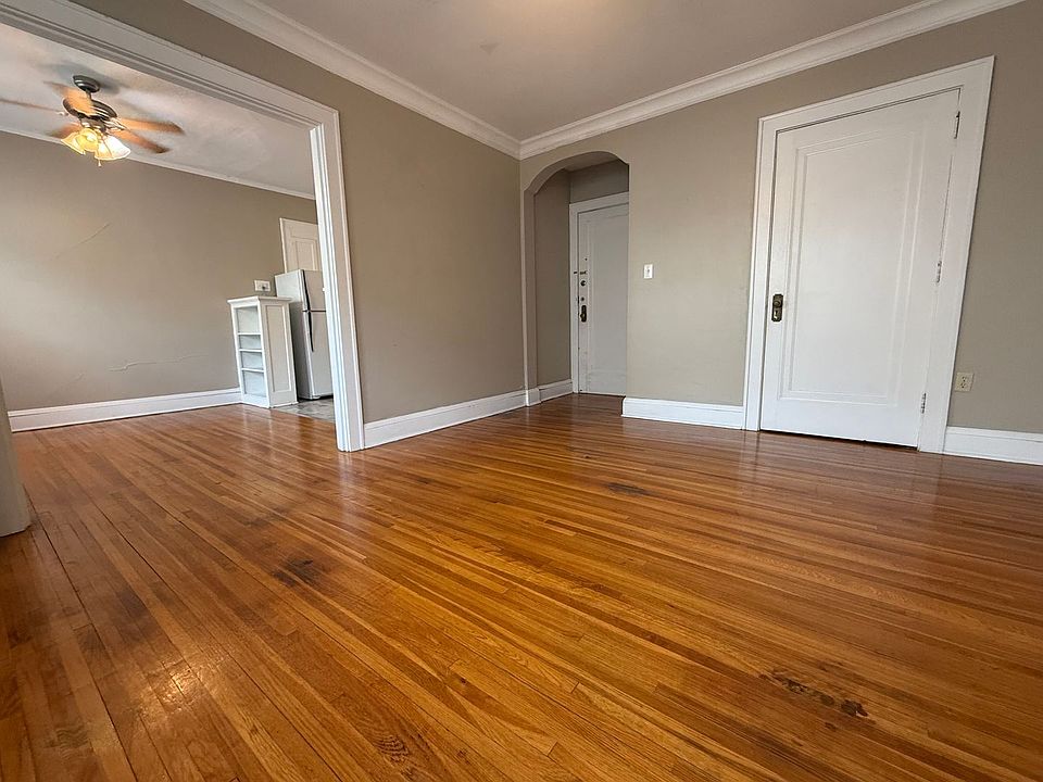 1st image of 935 Goodrich Ave APT 10