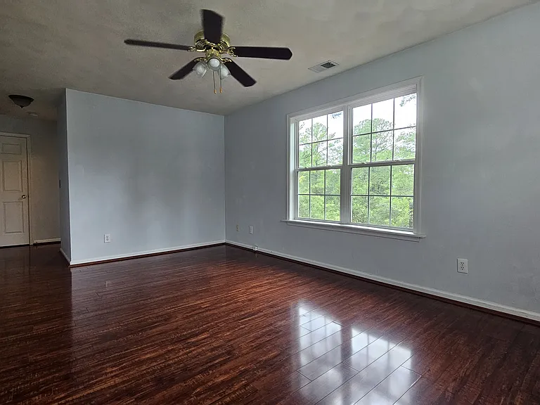 200 Shore Side Rd — Photo 10