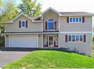 1146 Edgewater Ave, Arden Hills, MN 55112