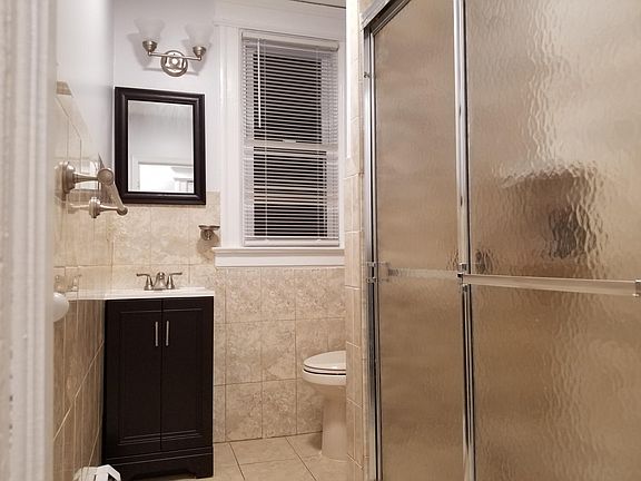 3rd image of 234 Woodside Ave Floor 1