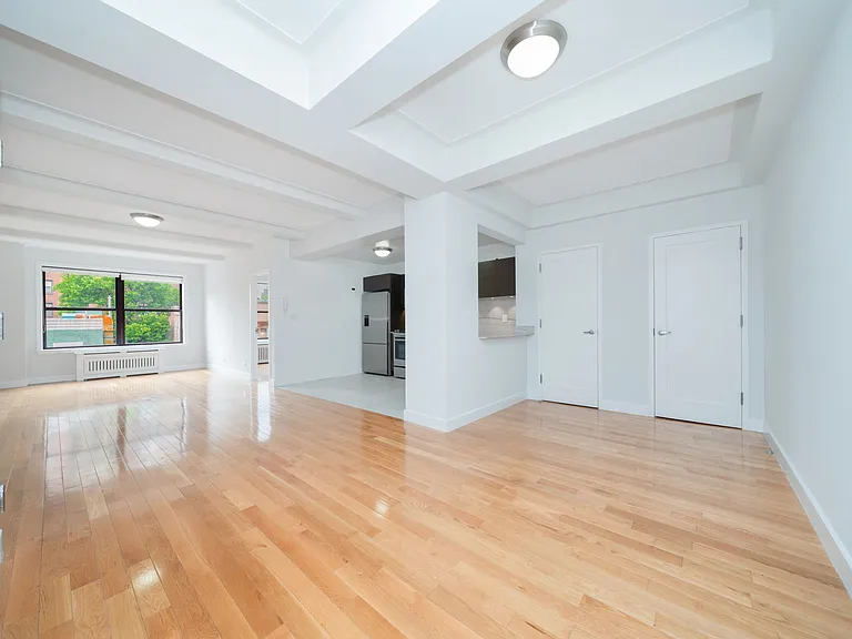 400 E 58th St #5C — Photo 1