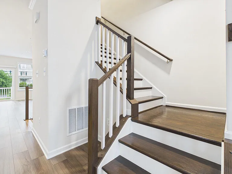 22 Chester Ct — Photo 34