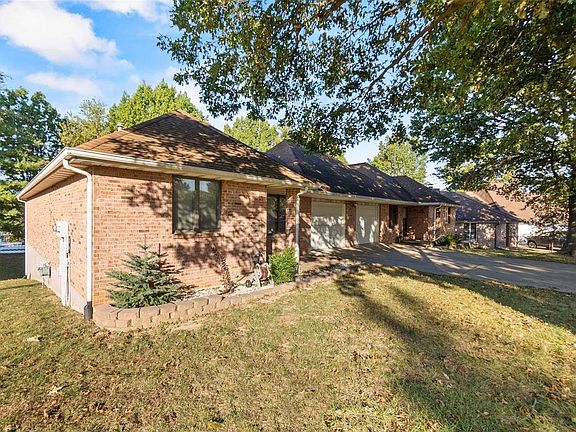 3rd image of 1509 Jessica Dr