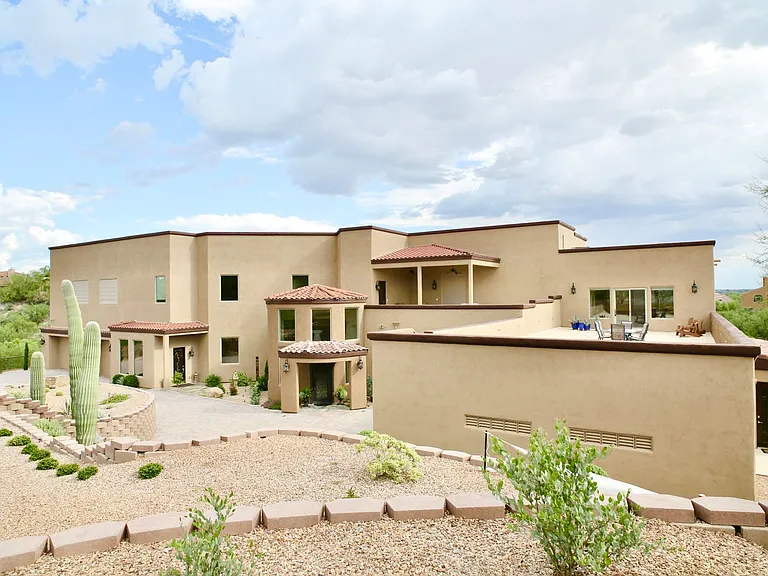 3900 N Camino Blanco #1 — Photo 3