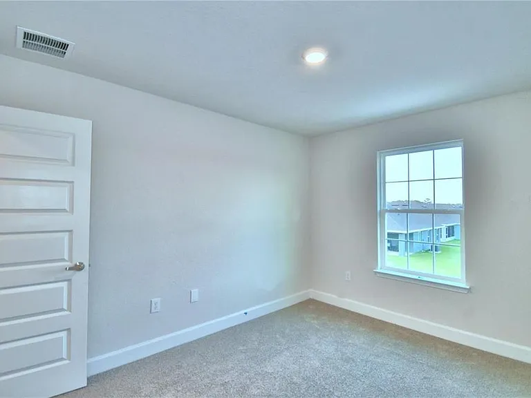 906 Sofia Ln — Photo 22
