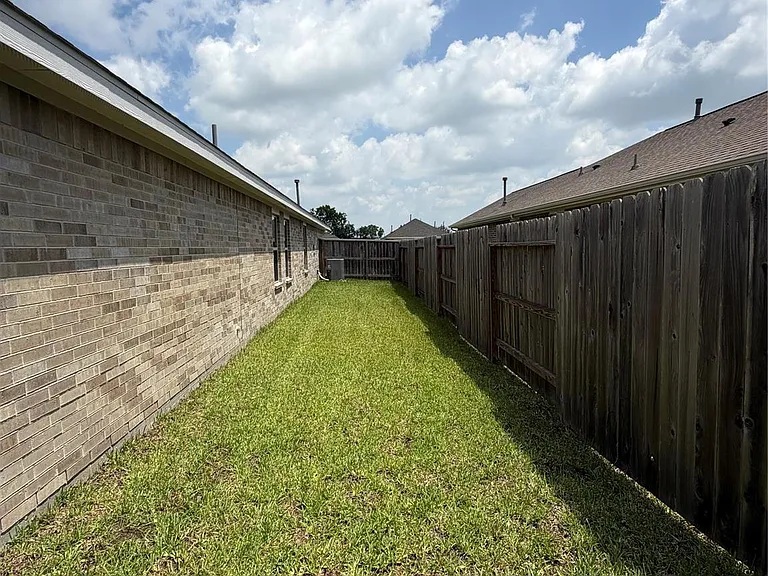 14514 Woodcott Warren Way — Photo 26