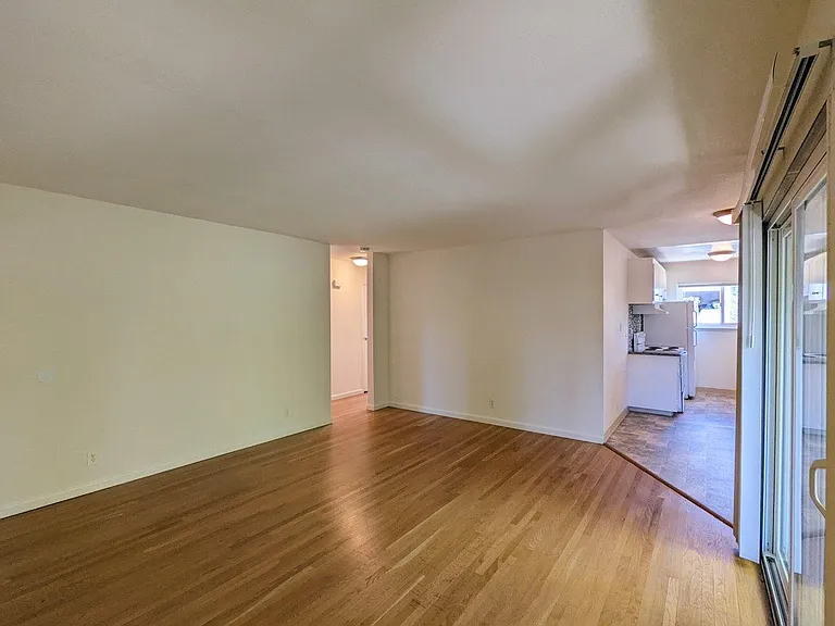 Vanguard Apartments — Photo 10