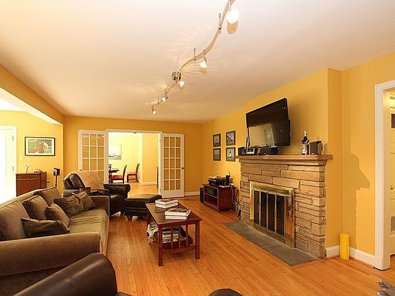 5th image of 8014 Bradley Blvd