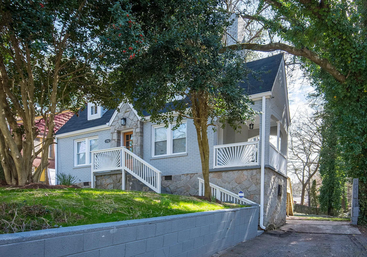 1762 Avon Ave SW photo 1