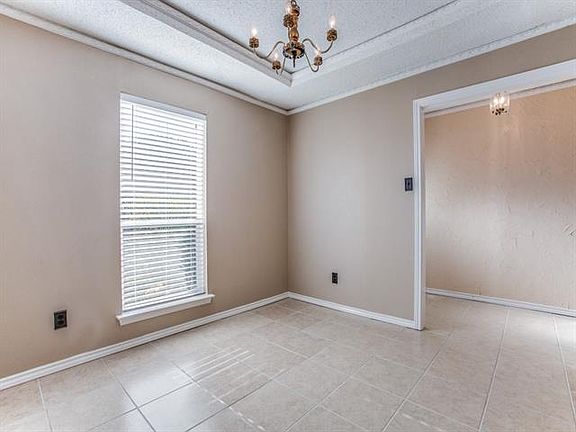 4th image of 2806 Country Club Pkwy