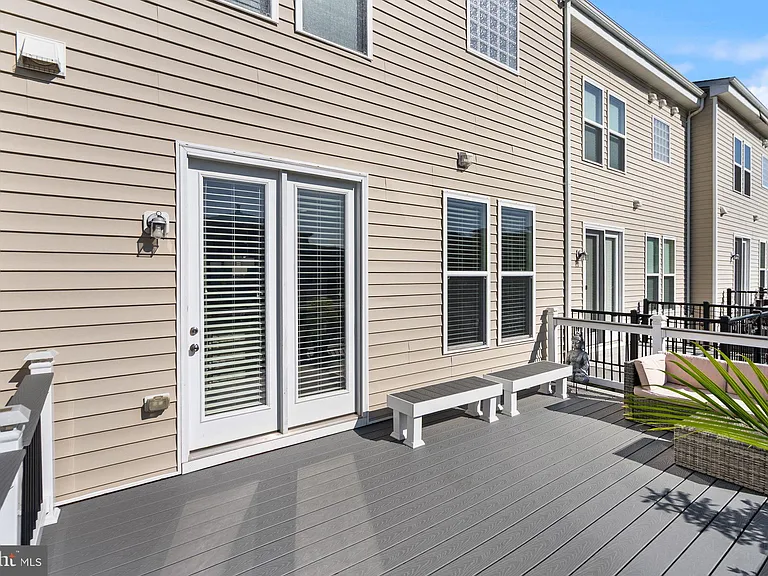 23491 Epperson Sq — Photo 46