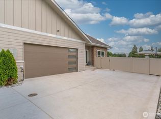 214 Solomon Loop NW, East Wenatchee, WA