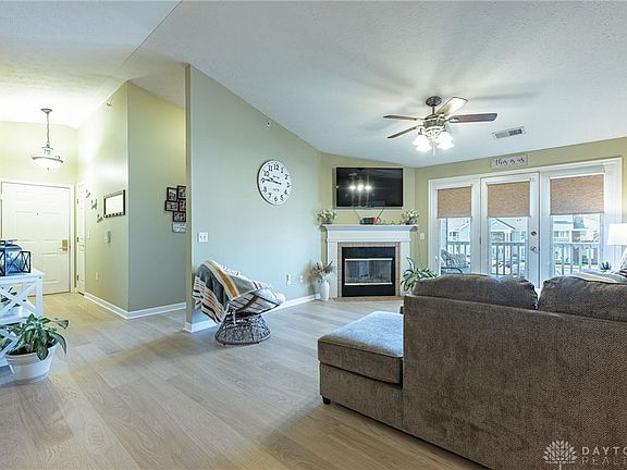 2nd image of 3128 Alexander Pl APT 205
