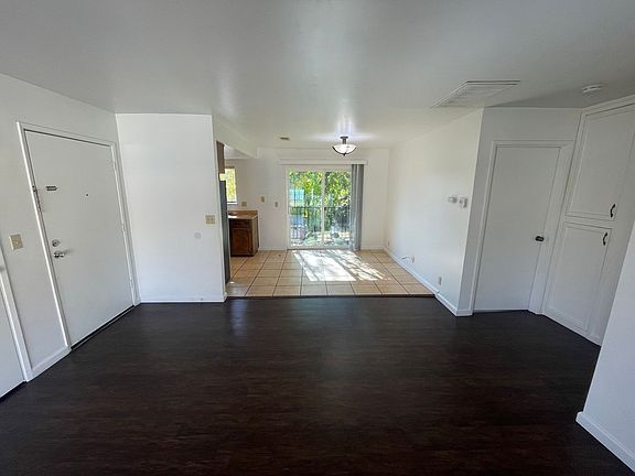 4th image of 708 Crocker St #712C