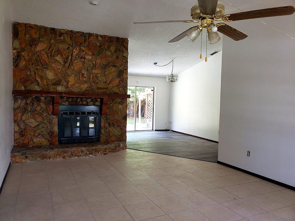 2nd image of 741 Lake Palms Dr