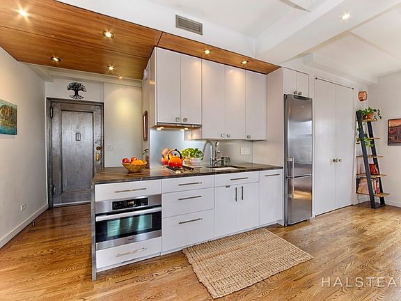 2nd image of 50 W 106th St APT 9A