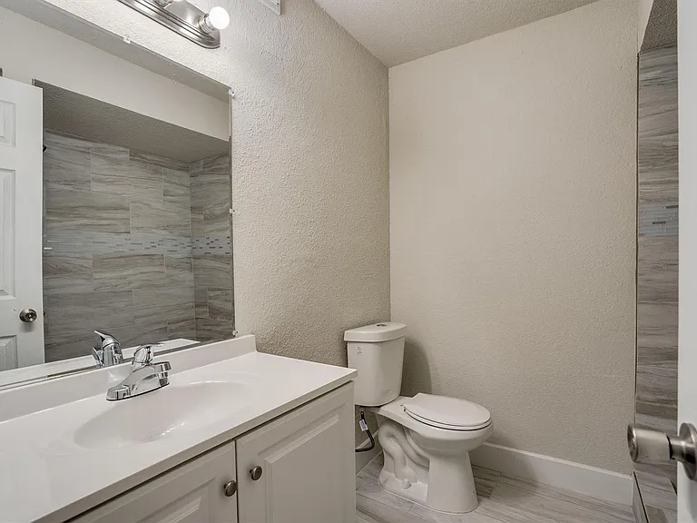 626 Arawe Cir W — Photo 15
