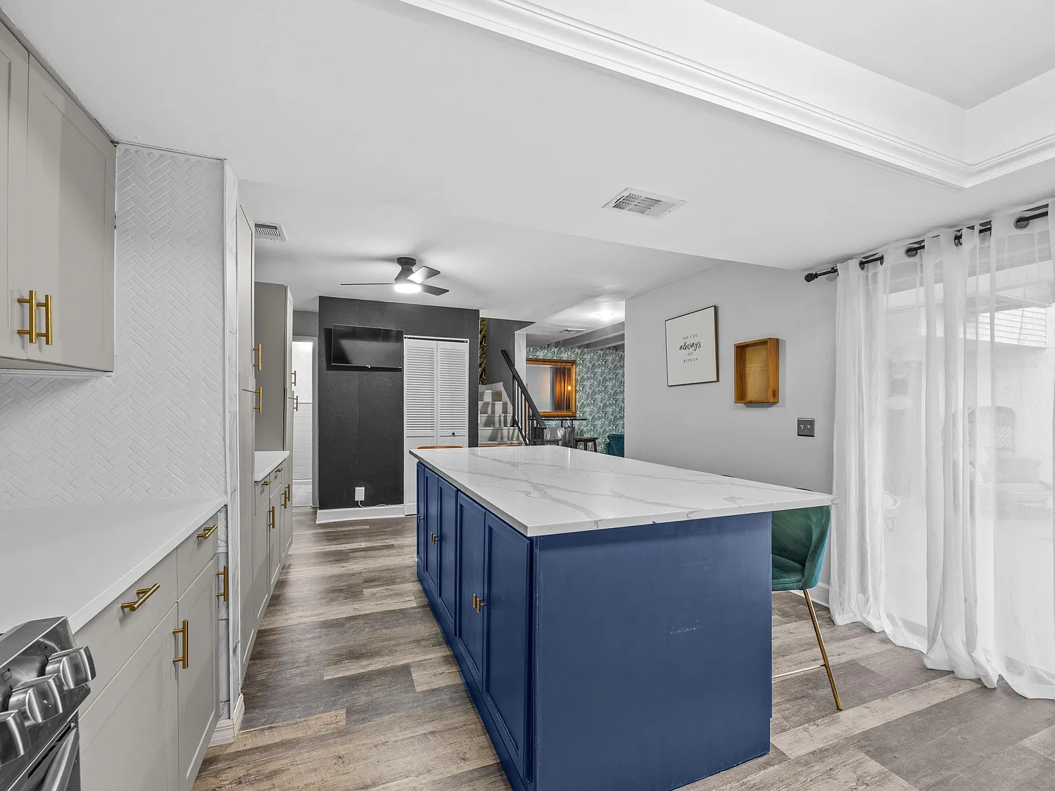 3 bed, 2.5 bath, 1622 sqft, $6,500 — Photo 4