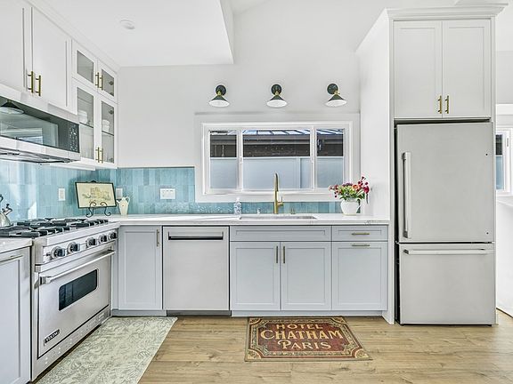 2nd image of 714 Crestmoore Pl #A