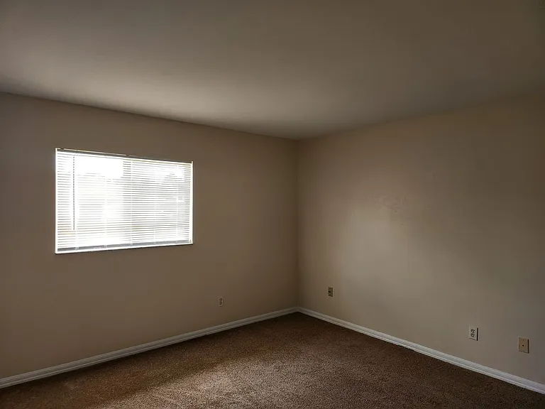 4433-4435 27th St SW — Photo 7