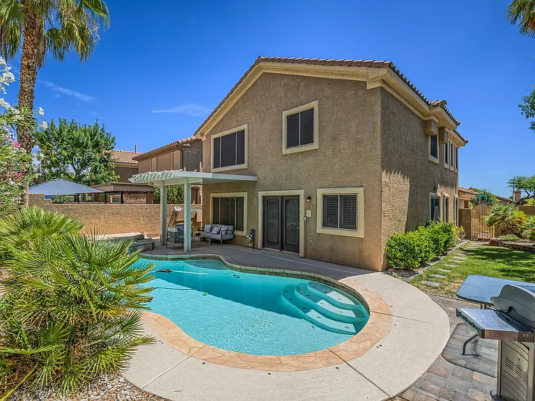 1941 Verbania Dr — Photo 24