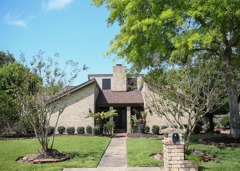 1st image of 3914 Panorama Dr