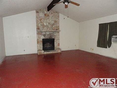 4th image of 1068 Richmond Dr