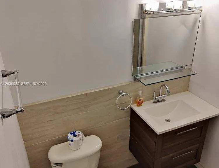 1279 NE 180th St #1 — Photo 5