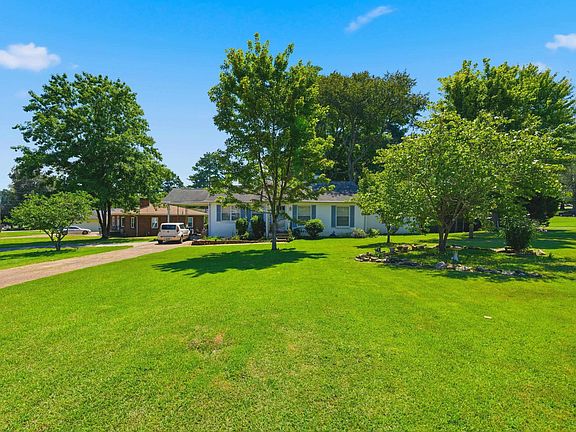 4th image of 302 Park Ln