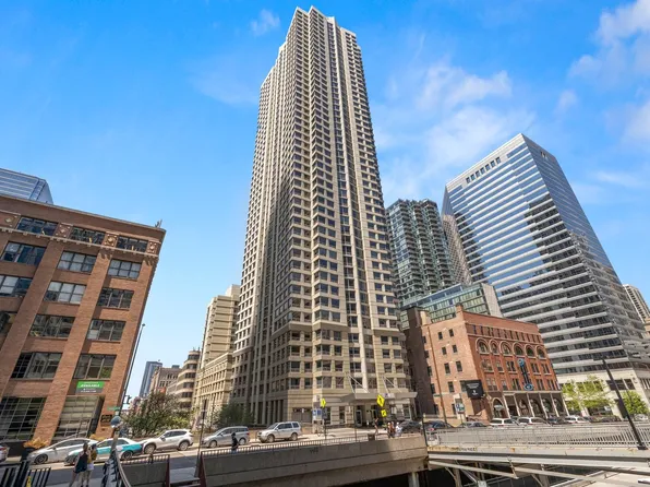 440 N Wabash Ave, Chicago, IL