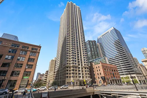 440 N Wabash Ave Photo 1